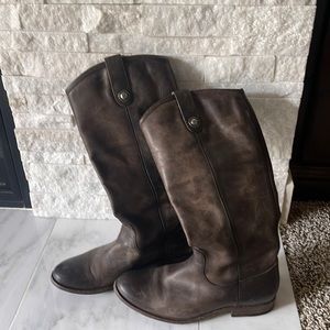 Beautiful chocolate Brown Frye Boots Size 8.5